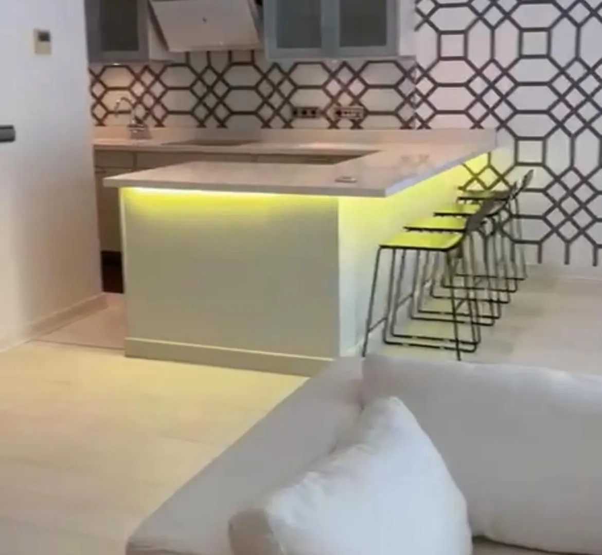 Three Bedroom Puerto Banus Marbella Apartment